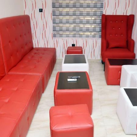City Nest Hotel Ogombo Extérieur photo