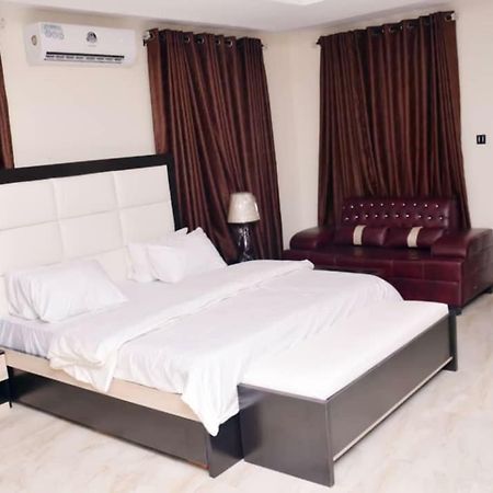 City Nest Hotel Ogombo Extérieur photo