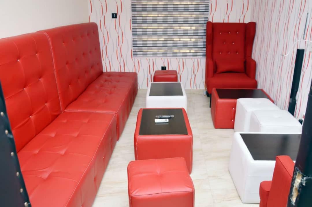 City Nest Hotel Ogombo Extérieur photo